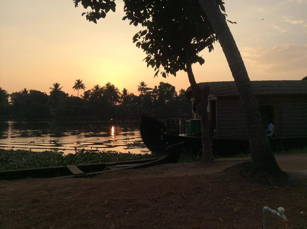 Ayana'S Homestay Alappuzha Exterior photo